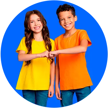 Pareja de niños sonrientes