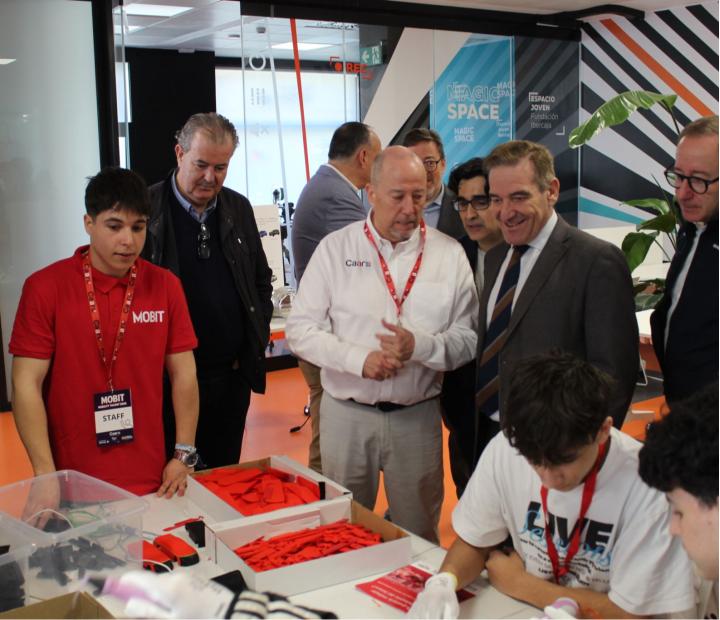 Más de 700 estudiantes aragoneses descubren las oportunidades del sector de la automoción en Mobit 2026