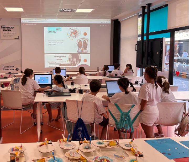 Fundación Ibercaja y Microsoft convierten el verano en un laboratorio de creatividad, tecnología e inclusión para más de 180 menores